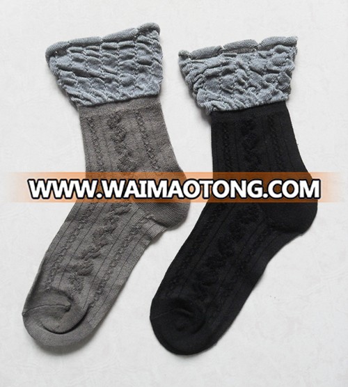 Women′s Knitted Pop POM Style Boot Socks for Winter